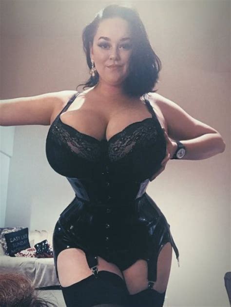 Curves In A Corset Porn Pic