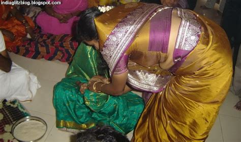 Very Hot Side Boob And Cleavage At Marriage House Spicy Pic