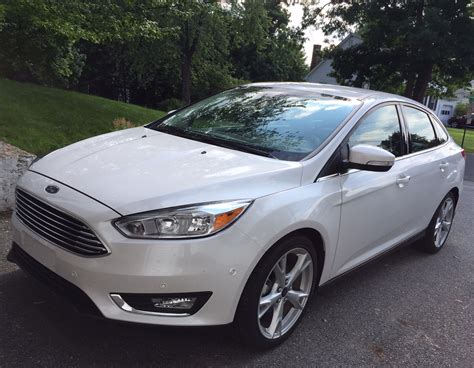 Review 2015 Ford Focus A Compact Economy Car That Doesnt Drive Like