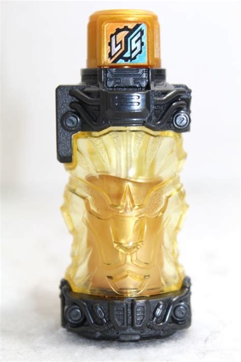 (please note that when used with the dx build driver, the inner part does not move up and down when the handle is turned.) Kamen Rider Build / DX Lion Full Bottle Used