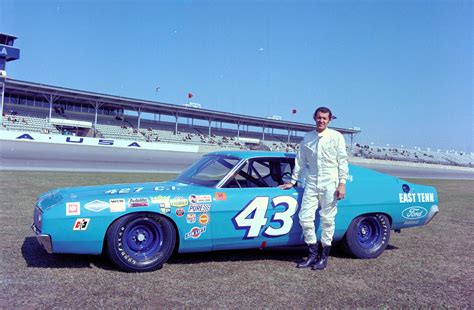 Petty won multiple races in each car, even taking the 1971 nascar title with the storied road runner. Racing Legends - Richard Petty | Ultimate Hot Wheels