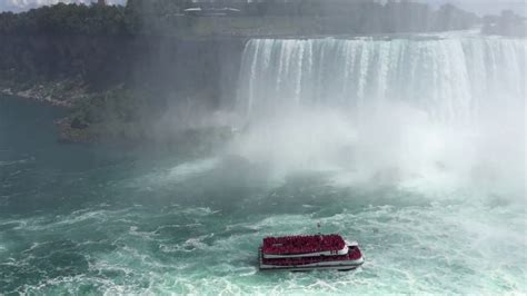 Watch This Boat Go Into Niagara Falls Youtube