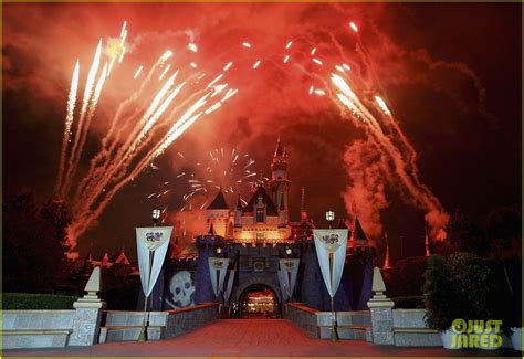 Disney Parks Announces The Return Of Fireworks Shows At Disneyland