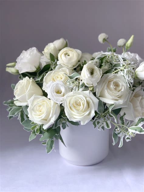 White Rose Filled Flower Arrangement In 2020 Flower Delivery Order