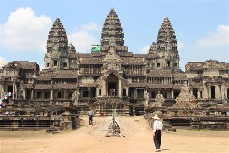 Top 5 Attractions Must See When Visiting Siem Reap Cambodia
