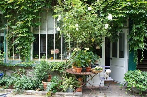 Marie Paule Faure French Je Ne Sais Quoi Small Courtyard Gardens Garden Room Urban Garden