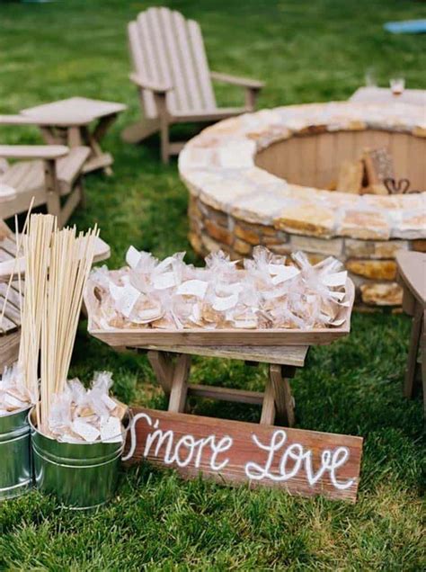 30 Fabulous Outdoor Decorating Ideas To Host A Fall Party