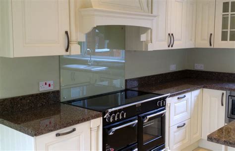 Got a question or need a little help with something? Should I choose Splashbacks or Upstands? - DIY Kitchens ...