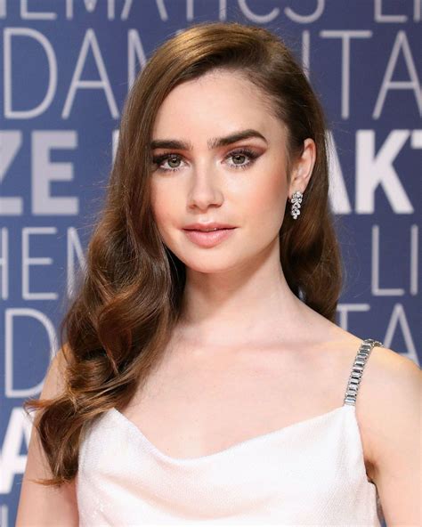 Lily Collins With Images Celebrity Hairstyles Red Carpet Lily