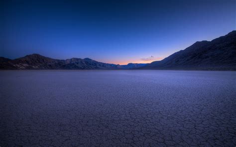 Usa California Death Valley National Park Salt Marshes Mountains Night