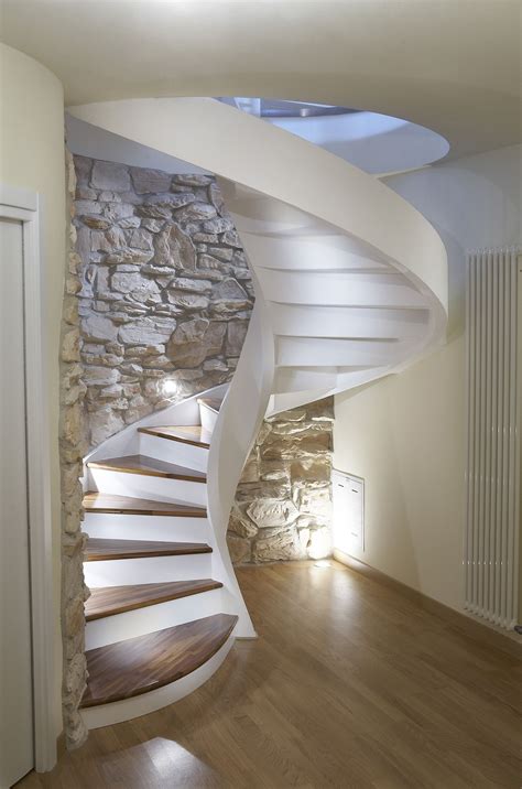 Scala A Chiocciola Elicoidale In Ca Spiral Stairs Design Staircase