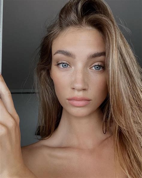 Lorena Rae Pretty Face On Hot Selfie 9 Photos The Fappening