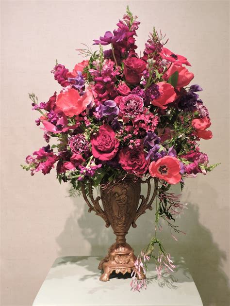 Design In The Victorian Manner Victorian Flowers Flower Arrangements