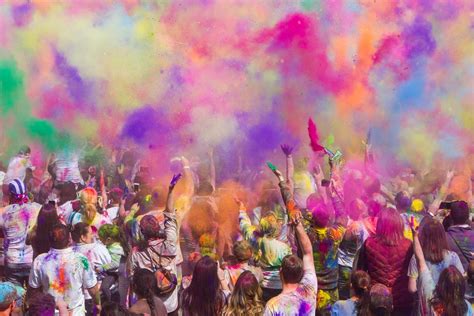 3 Things To Know About Holi The Hindu Festival Of Colours Happening On