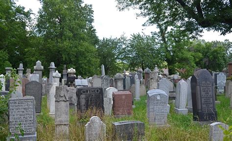 Confederate Mound Oak Woods Cemetery
