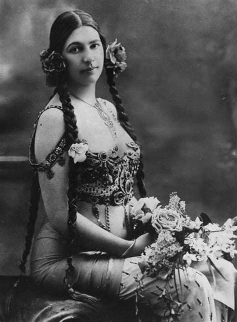 Mata Hari Death The Spy Who Loved Just Too Many Men Life Life And Style Uk