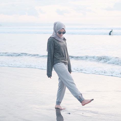 Baju Pantai Hijab Simple Motif Bajuku