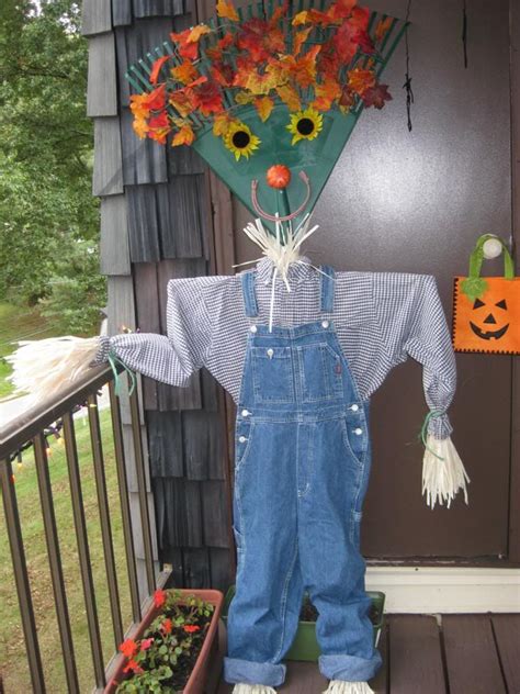 Community Fall Scarecrows Diy Scarecrow Scarecrow