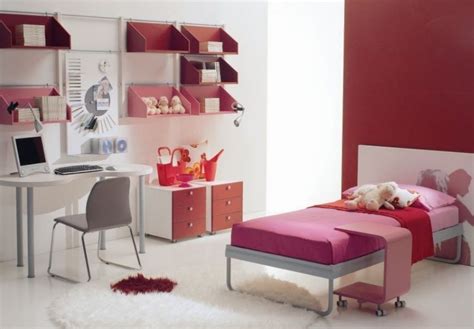 With these bedroom ideas with a single bed, you can be inspired to adapt your space and make a fashionable choosing the right bedding in pastel colors or combining with the other furniture in your room and if you are one of those girls who love to sleep, either in the day or in an illuminated area. 50 Cute Teenage Girl Bedroom Ideas | How To Make a Small ...