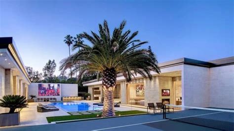The keeping up with the kardashians star often shares photos of her hidden hills. Step Inside The New Living Room of Kylie Jenner and Get ...
