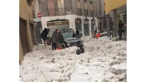 In teilen deutschlands sorgt starkregen für zerstörung und chaos. Unwetter Italien: Hagel verwandelt Bergamo in Schneelandschaft