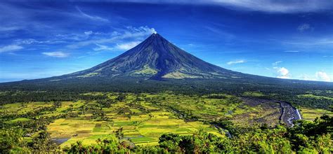 Mayon Volcano Location And Description