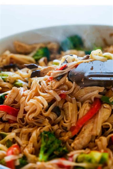 Chicken Stir Fry With Rice Noodles 30 Minute Meal