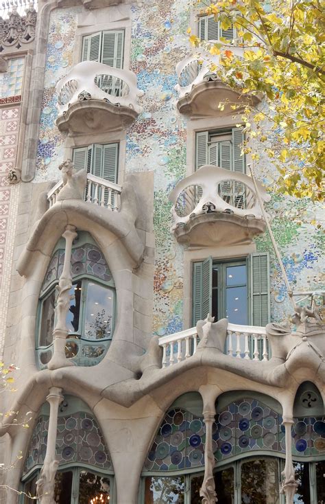 Gaudi Building Barcelona ©tmn Gaudi Building House Styles Gaudi