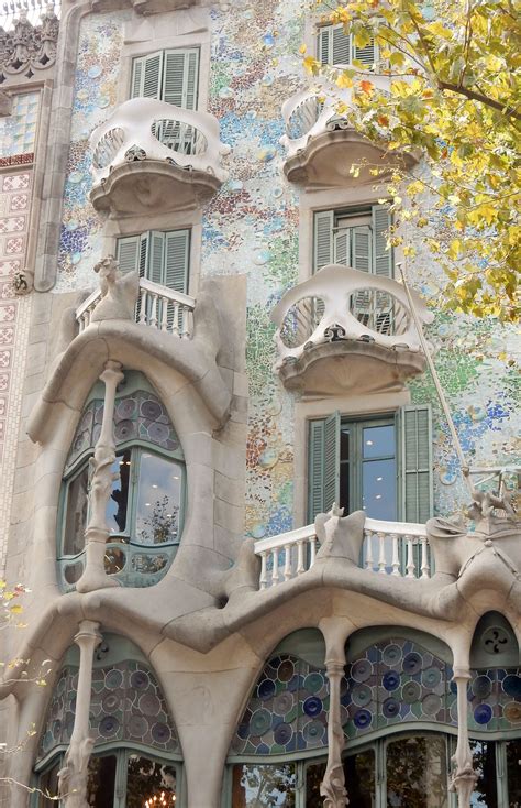 The original plan designed by gaudí and his patron at the time eusebi güell was to construct a modern housing estate modelled on the british garden cities. Gaudi Building, Barcelona. ©TMN | Gaudi building, House ...