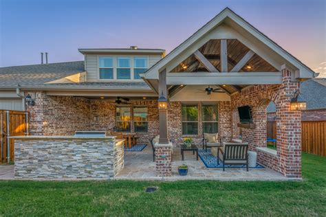 Updated Outdoor Living Area And Kitchen In Allen Texas