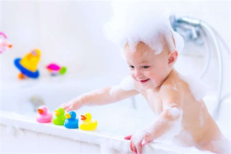 How To Bathe Baby By Yourself How Often Should You Bathe Your Baby