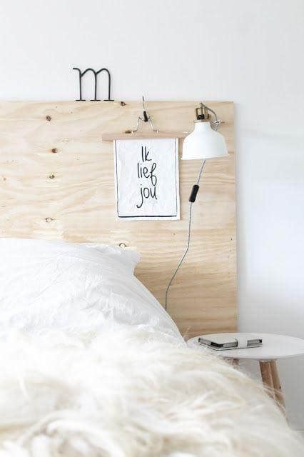 Testata per letto matrimoniale di 150cm realizzata interamente in legno riciclato. Idee per decorare la testata del letto matrimoniale in ...
