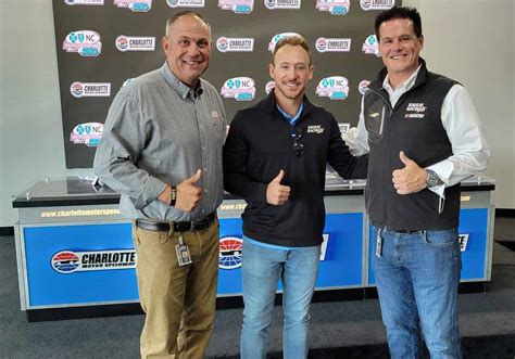 Kaulig Racing Announces Daniel Hemric Return For 2023