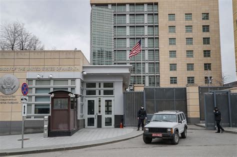 Us Suspends Most Consular Services In Moscow After Diplomatic Row