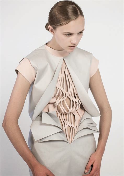 Of Paper And Things Wear Fashion Sculptural Fashion Geometric