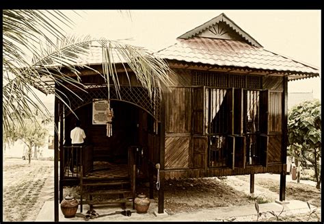By nita hidayati 17 desember 2020 teras rumah di kampung memiliki ciri khas tampilan yang minimalis dan bersahaja. Rumah Melayu | Rumah kayu atau rumah kampung pada suatu ...