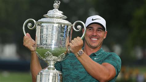 Below, we look at the apparel and the equipment used by the free agent… koepka, like several other professionals nowadays. Masters 2019: Brooks Koepka weight loss for ESPN magazine ...