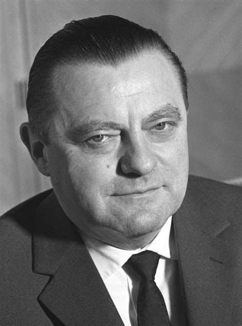 Weinberger meets with bavarian prime minister franz josef strauß. Chronik 1961 | Chronik der Mauer