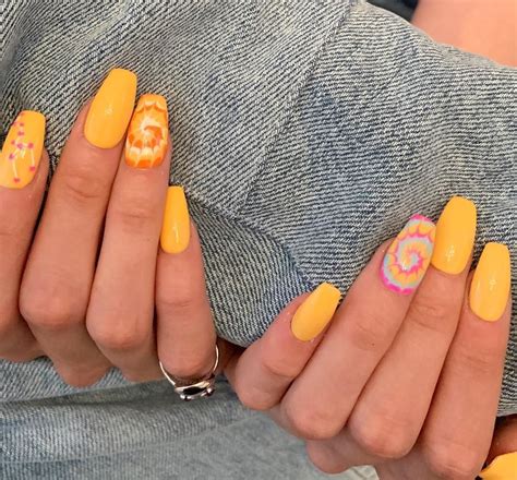 Tie Dye Nail Art Is The Coolest Manicure Trend Of The Summer In 2020 Tie Dye Nails New Nail
