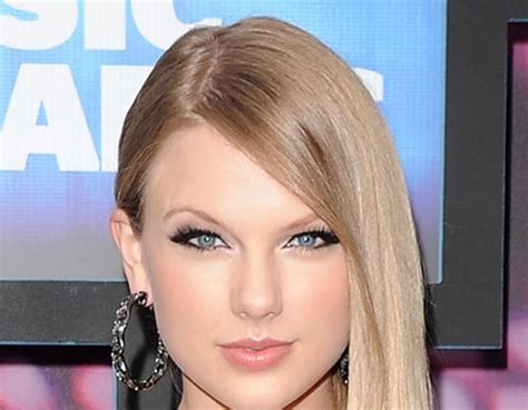 6 Sleek City From Taylor Swifts Top 10 Beauty Moments E News