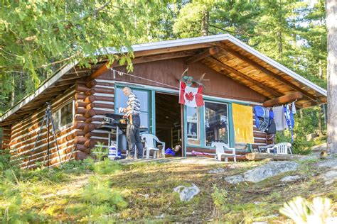 This log cabin location has the best of central ontario within minutes. Ranch Stay in Cabin in Ontario, Canada