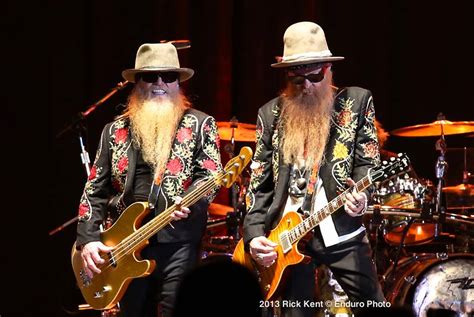 Zz top ontstond na het wegvallen van moving sidewalks , de vorige band van gibbons. ZZ Top - Wikipedia