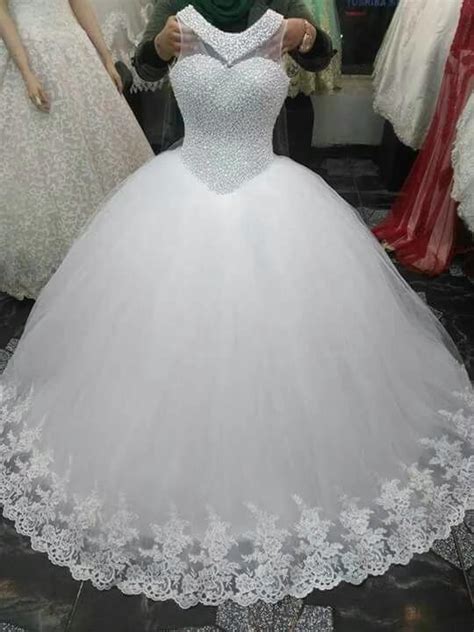 Sparkly V Neck White Tulle Ball Gown Wedding Dresses Lace Appliques