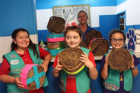 Girl Scouts Give To Animal Shelter For Bronze Award Project Artofit