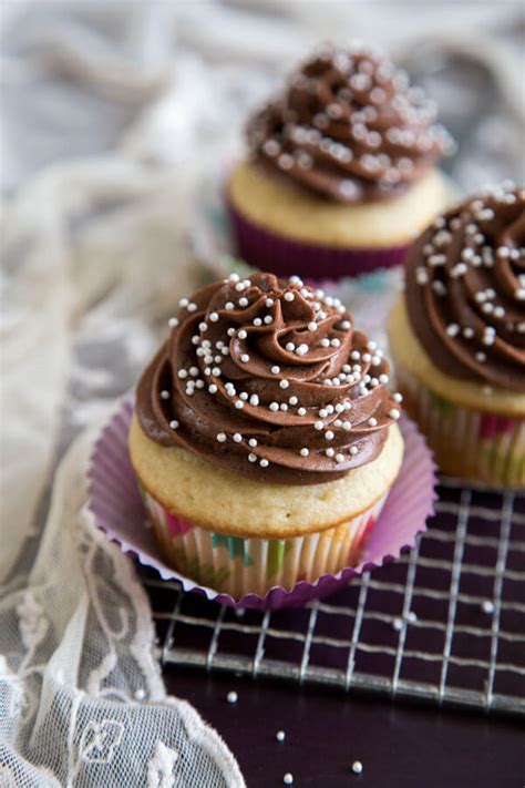 Hi my name is elizabeth sutton and i'm one of the decorators her at. Easy Vanilla Cupcake Recipe - Wild Wild Whisk