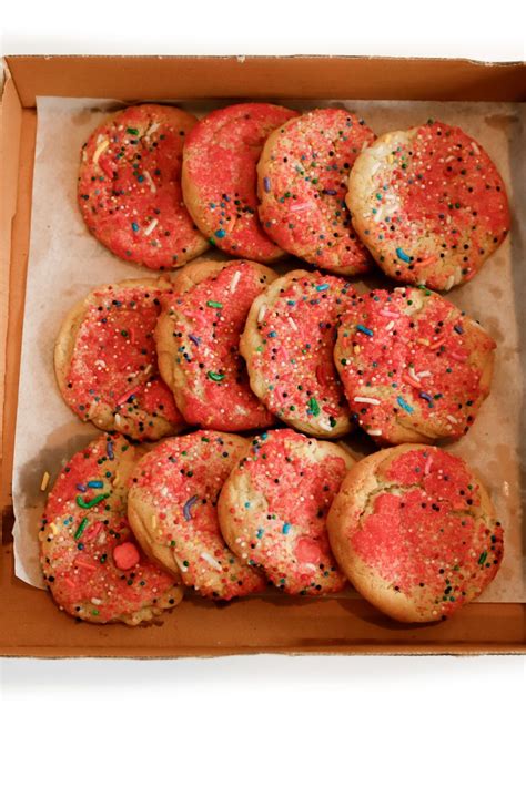 Sprinkle Sugar Cookies One Dozen Delivery Cornershop By Uber