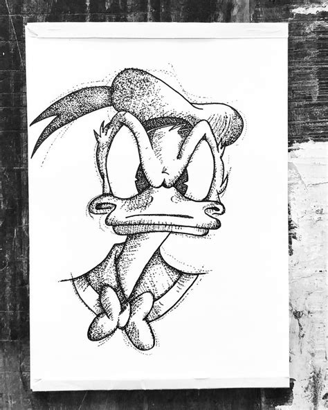 Donald duck, dressed in sailor suit, is one of the essential disney characters classics, just like mickey mouse. Donald Duck drawing | Duck drawing, Drawings, Donald duck ...