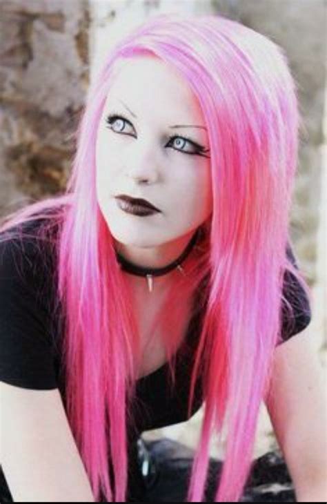 Pin By Pinky On Hair Dye Ideas Trendy Hairstyles Gothic Hairstyles