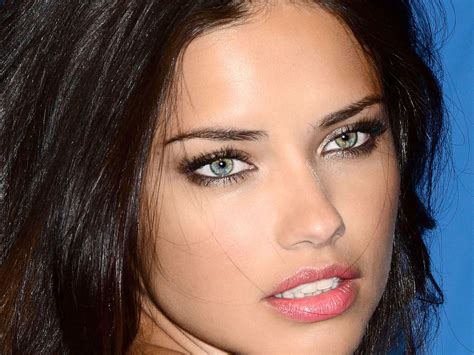 Gorgeous Look At Her Eye Colour Adriana Lima Eyes Beauty Adriana Lima Makeup