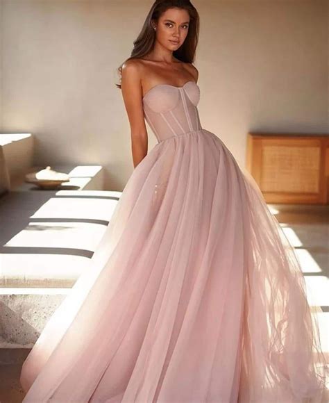 Beautiful Light Material Tulle Evening Gown Floor Length Sleeveless